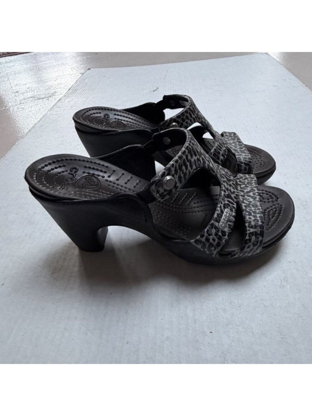 Crocs Black Cyprus IV Women's 9 High Heeled Sandals Slip On Leopard Party Light
